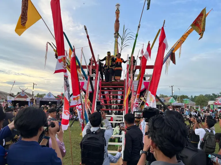 Ajung Berambang: Simbol Persatuan dalam Perayaan Irau Tana Tidung yang Ke-7