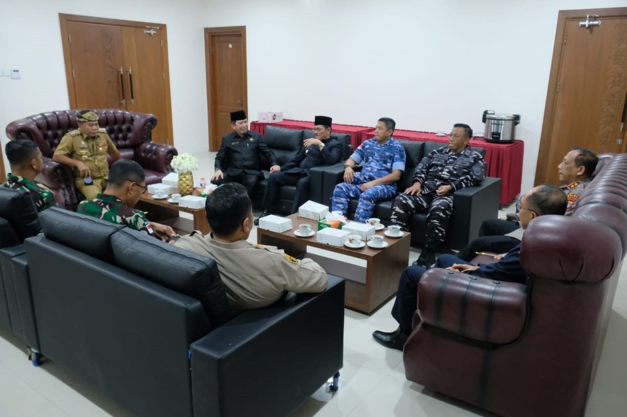 Kapolda Kaltara Hadiri Rapat Paripurna DPRD Provinsi Kaltara, Pengumuman Gubernur dan Wakil Gubernur Terpilih
