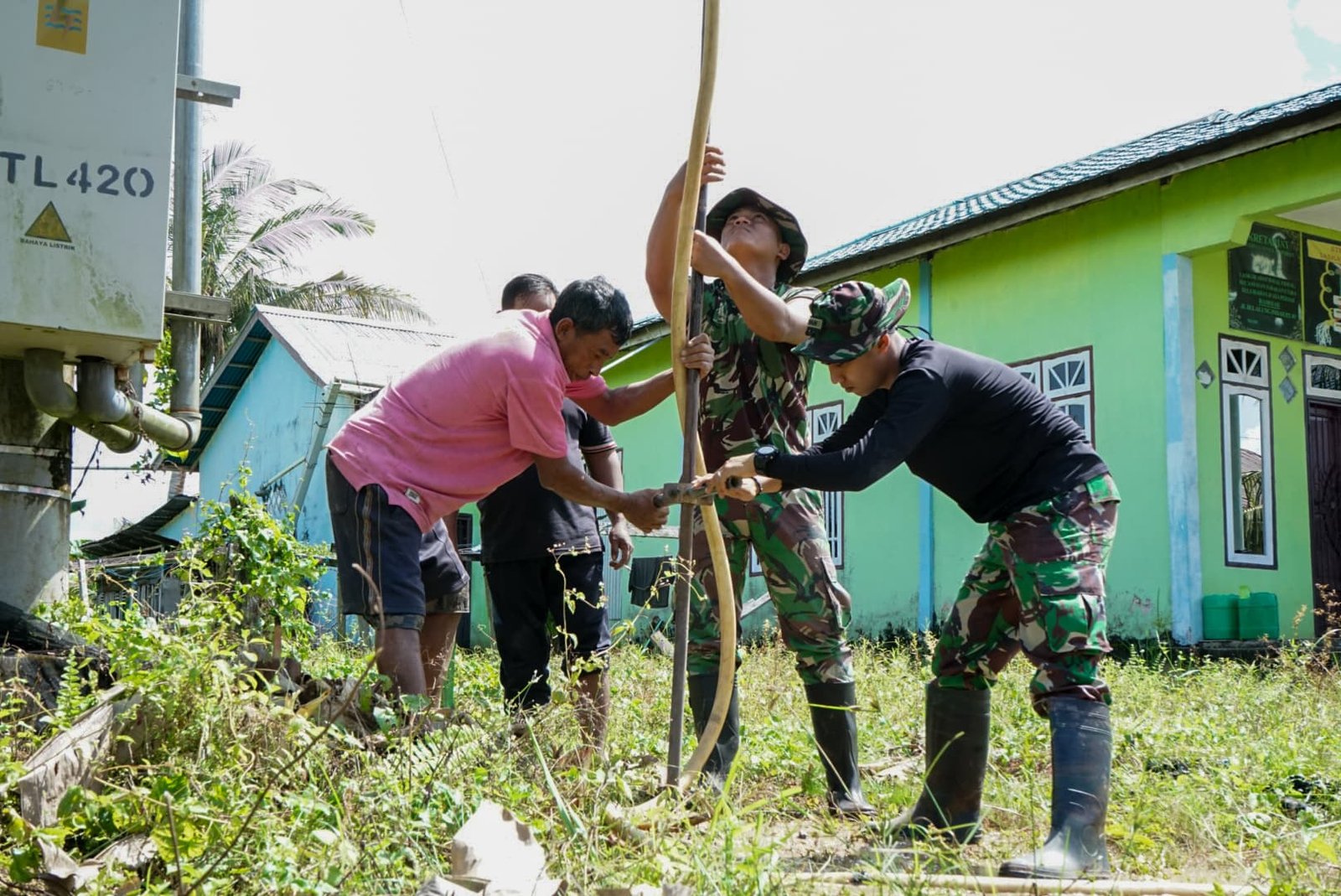 Progam Unggulan KASAD, Satgas TMMD Ke-123 Kerjakan Sumur Bor