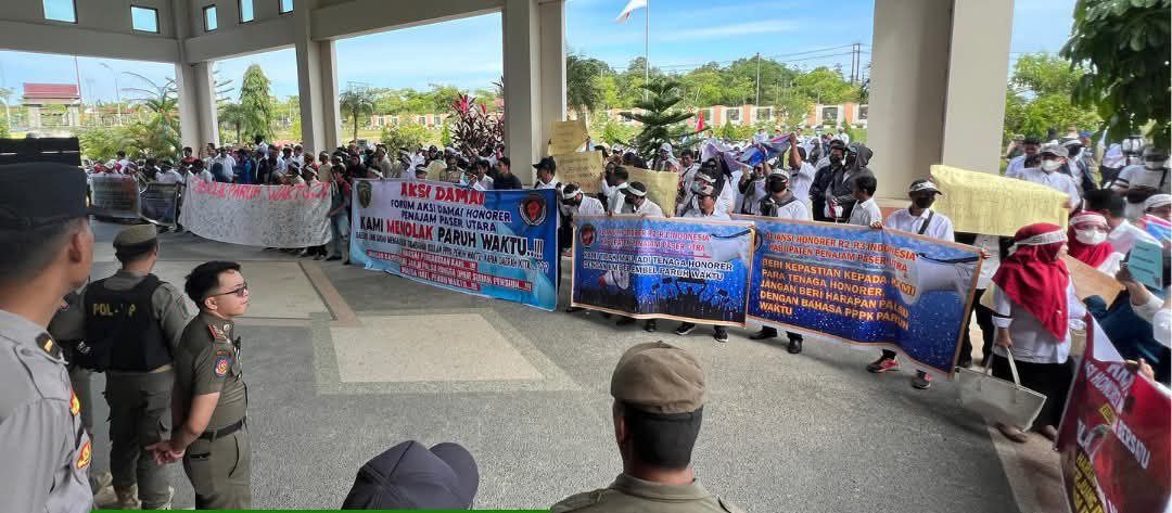 Ratusan Honorer PPU Gelar Aksi Damai, Tuntut PPPK Penuh Waktu