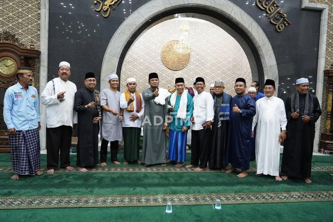 Tarawih Bersama Warga Samarinda, Gubernur Kaltim Ajak Masyarakat Jaga Kondusifitas