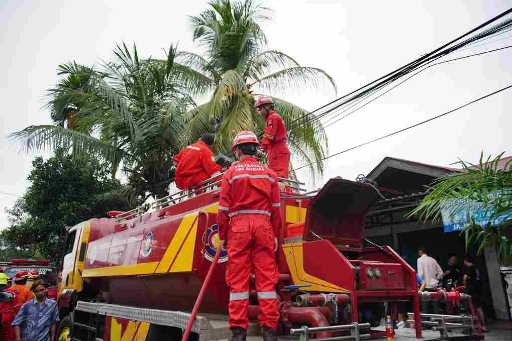 Solidaritas Tanggap Darurat, Kilang Pertamina Unit Balikpapan Kerahkan Armada Bantu Padamkan Kebakaran Inpres