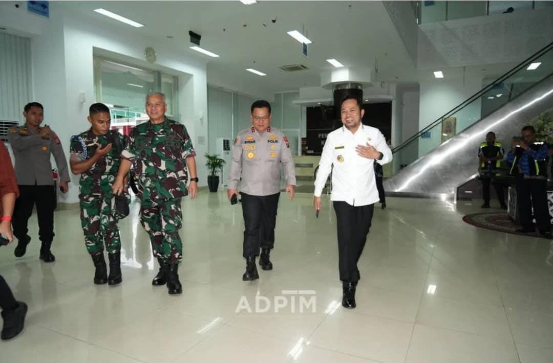 Usai Pimpin Rapat, Gubernur dan Forkopimda Tinjau Persiapan PSU di Kukar