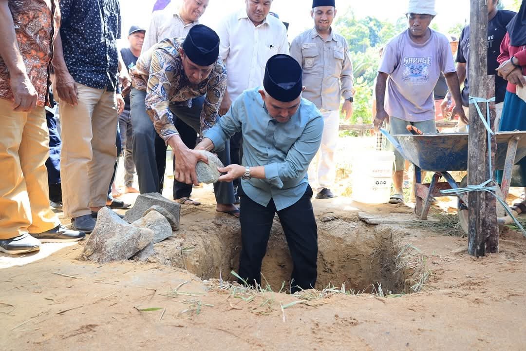 Wali Kota Khairul Letakkan Batu Pertama Masjid Al-Bariq