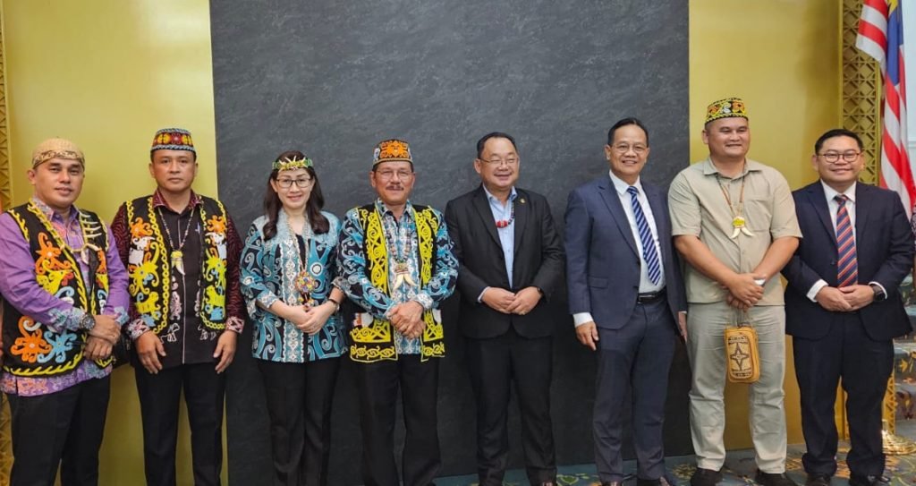 Bersama Pemerintah Sarawak, Wagub Ingkong Bahas Penguatan Kerjasama Perbatasan   