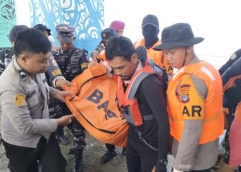 Brimob Polda Kaltara Tuntas Temukan Korban Terakhir Insiden Kapal Terbalik di Perairan Sebatik   