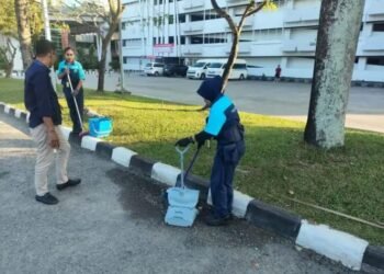 Buang Air Besar di Parkiran Bandara, Aksi Pengemudi Ini Tuai Kecaman   