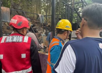 Kebakaran Landa Dua Rumah di Samarinda, Tim Batalyon B Pelopor Sigap Beri Bantuan