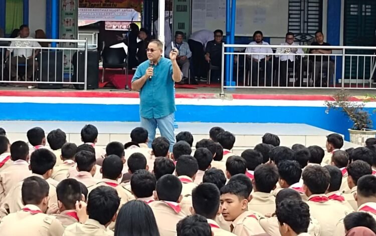 Ketua Umum JMSI Motivasi Siswa SMPN 1 Padangsidimpuan, Tanya Siapa yang Mau Jadi Astronot