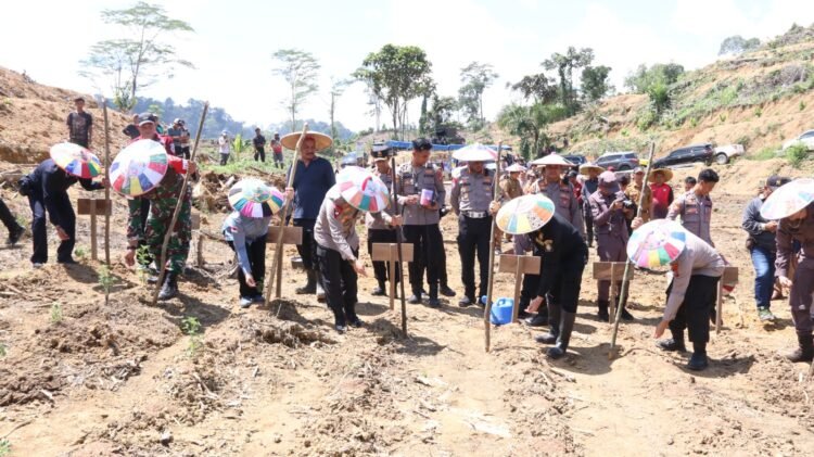 Kapolda Kaltara Hadiri Kegiatan Tanam Jagung 1 Juta Hektar di Malinau