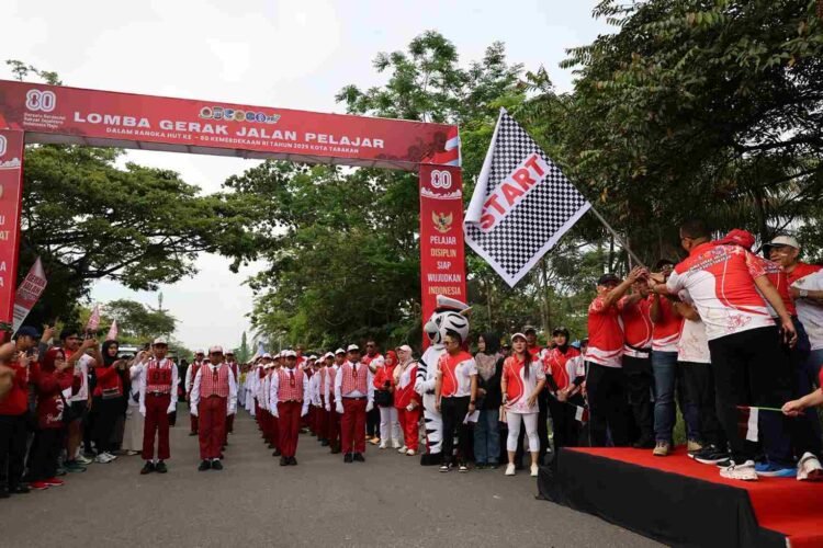 Ratusan Pelajar di Tarakan Ramaikan Lomba Gerak Jalan HUT Ke – 80 Republik Indonesia
