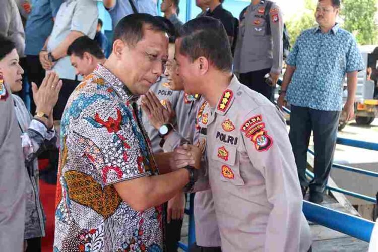 Sejumlah PJU Polda Kaltara Mengantarkan Irjen Pol. Hary Sudwijanto S.I.K., M.Si di Bandara Tarakan