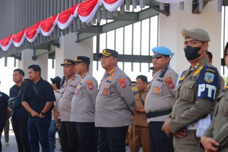 Polresta Bulungan Kawal Aksi Damai Penolakan Transmigrasi dengan Pendekatan Humanis   