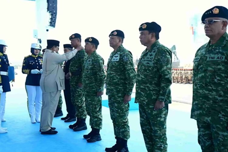 Pangdam VI/Mulawarman Hadiri Upacara Gelar Pasukan Operasional dan Kehormatan Militer di Pusdiklatpassus   