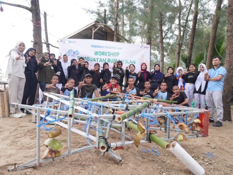 Hari Konservasi Alam Nasional, Pertamina Patra Niaga Regional Kalimantan Gelar Aksi Nyata Bersama Generasi Muda di Pantai Jalasena
