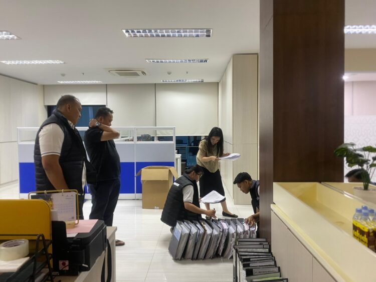 Ditreskrimsus Polda Kaltara Geledah Kantor BPD Kaltimtara Terkait Kasus Kredit Fiktif Rp 275,2 Miliar