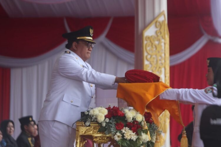 Upacara Penurunan Duplikat Bendera Pusaka HUT ke-80 RI Berlangsung Khidmat   