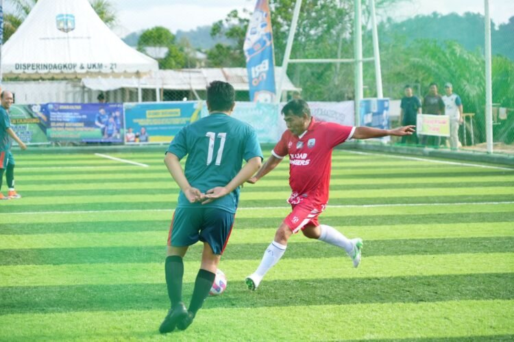 Buka Turnamen Mini Soccer Antar OPD, Gubernur Pesan Jaga Kebersamaan dan Semangat Sportivitas