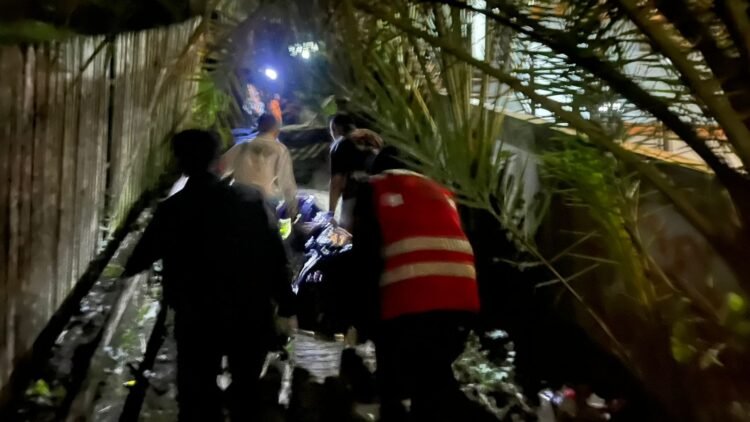 Respon Kilat, Batalyon A Brimob Kaltim Amankan TKP dan Evakuasi Korban Penusukan di Jl. Penegak Kota Balikpapan   