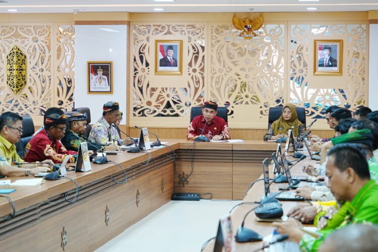 Pimpin Rapat Monev SPPG, Pj. Sekprov Rampungkan Usulan Lokasi Strategis