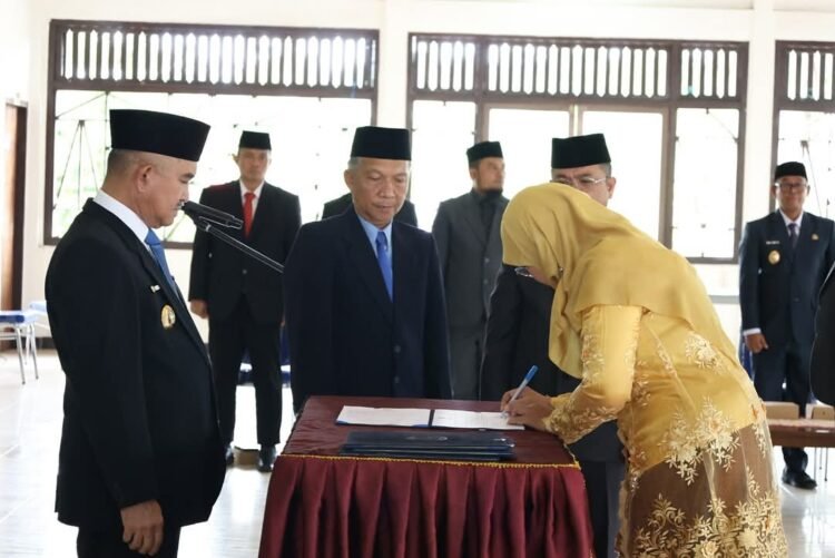Wali Kota Tarakan Lantik 4 Kepala Dinas Baru, Janjikan Evaluasi Kinerja Berkala