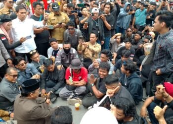 Ratusan Mahasiswa Desak Pemkot Balikpapan Tuntaskan Banjir dan Tunda PBB 2025   