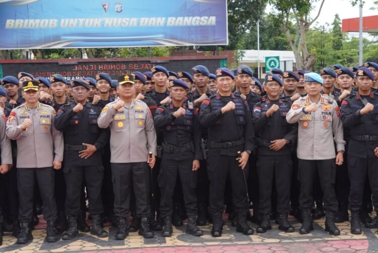 Kapolda Kaltim Pimpin Apel Keberangkatan 1 SSK Personel Brimob Kaltim BKO Polda Metro Jaya