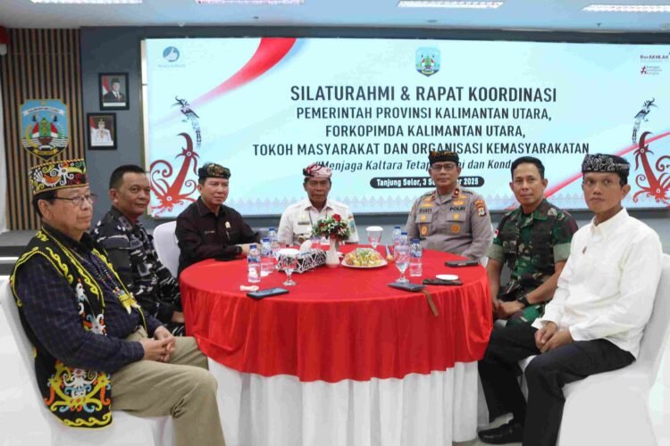 Kapolda Kaltara Menghadiri Silahturahmi dan Rapat Koordinasi Pemerintah Prov. Kaltara, Forkopimda, Tokoh Masyarakat, dan Organisasi Masyarakat
