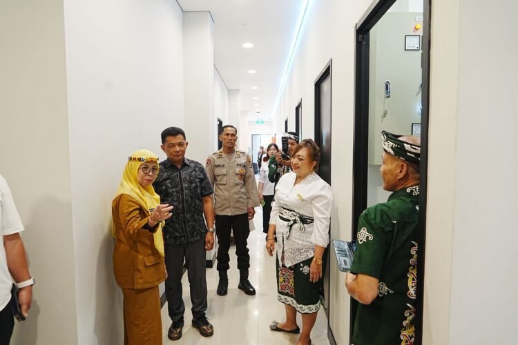 Hadiri Peresmian Relokasi Bank Danamon Tanjung Selor, Staf Ahli Gubernur Wahyuni Harapkan Bantu Perekonomian Kaltara