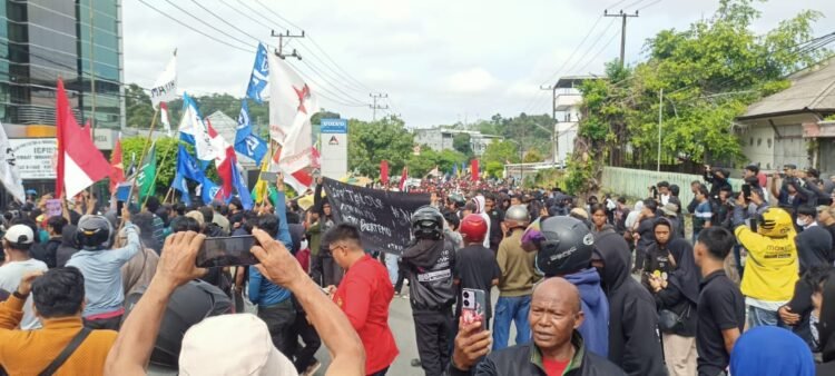 Aksi Demo di DPRD Tarakan, Mahasiswa Tekankan Reformasi dan RUU Strategis