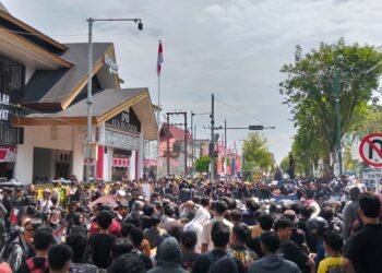 Massa Desak Pemerintah Atasi Banjir hingga Kenaikan PBB