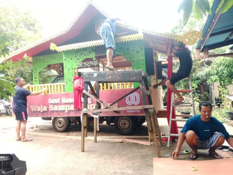 Bubuhan Banjar Tampilkan Mobil Hias Bernuansa Rumah Adat di Karnaval Tana Tidung