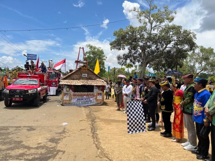 Tana Tidung Meriahkan HUT RI ke-80 dan Hari Jadi ke-18 dengan Karnaval Budaya dan Mobil Hias