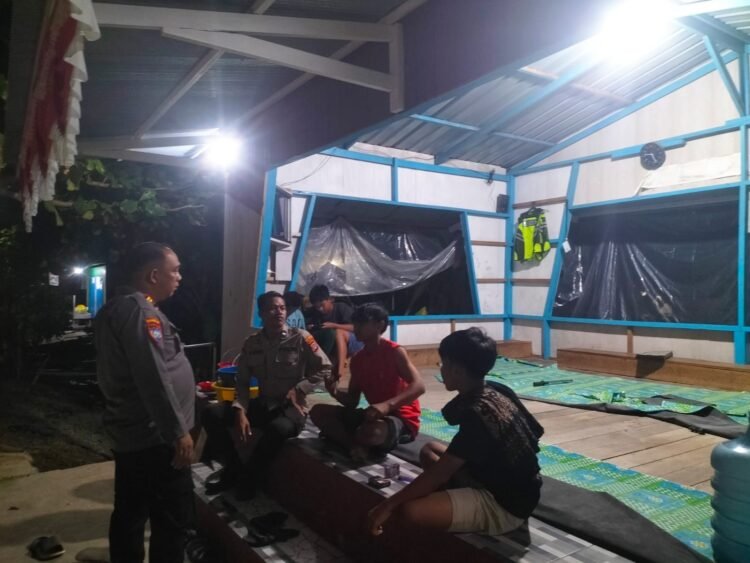 Polresta Bulungan Gelar Patroli dan Pembinaan Pos Kamling di RT 52 Tanjung Selor   