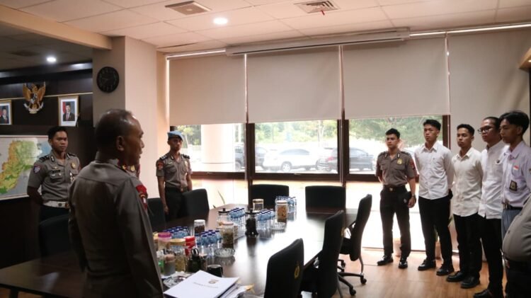 Wakapolda Kaltara Lepas Kontingen Karate Polda Kaltara Yang Siap Berlaga di Piala Panglima TNI 2025