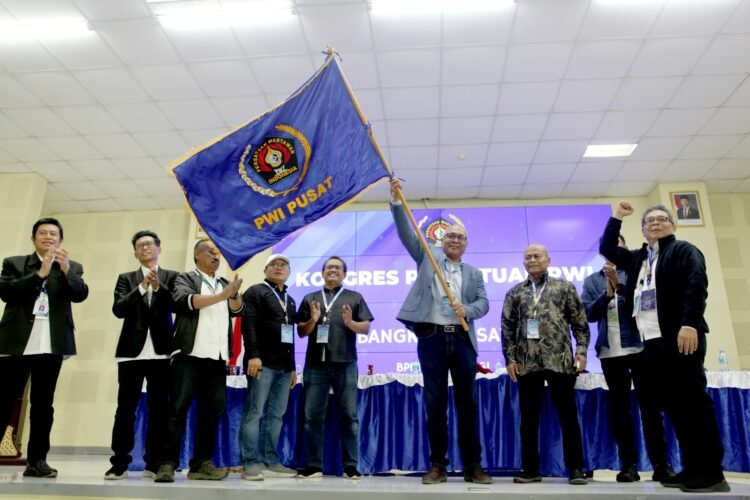 Akhmad Munir Umumkan Susunan Pengurus Lengkap PWI Pusat 2025–2030   