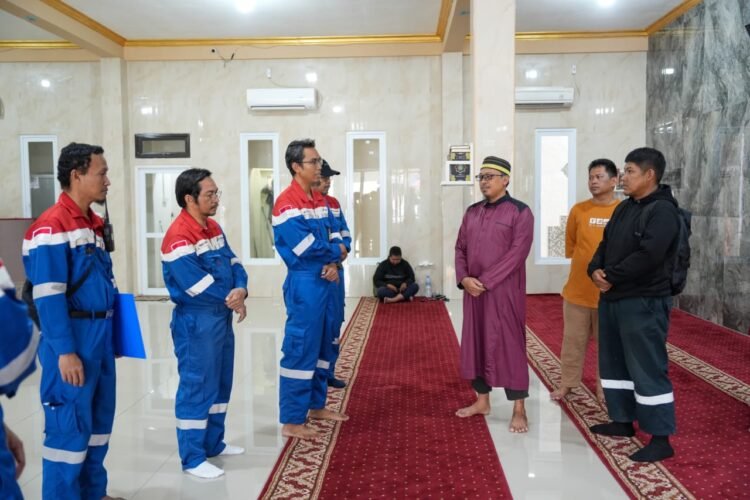 Solidaritas Pekerja PT KPB Salurkan Infak untuk 5 Rumah Ibadah dan Tahfiz
