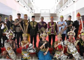 Kapolda Kaltara Hadiri Rapur DPRD Prov. Kaltara Dalam Rangka Peringatan HUT Prov. Kaltara ke-13