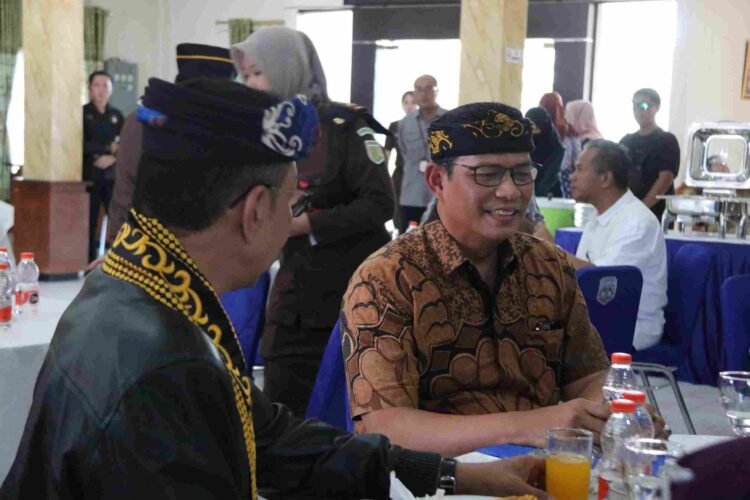 Kapolda Kaltara Sambut Kedatangan Kepala Kejaksaan Tinggi Kalimantan Utara di Bandara VIP Juwata Tarakan