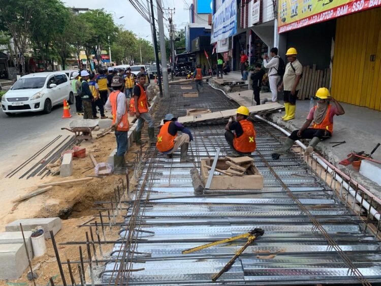 Pemerintah Kota Pacu Pekerjaan Drainase dan Jalan di Titik Rawan Genangan