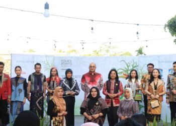 Four Points Balikpapan Angkat Batik Kalimantan di Hari Batik Nasional   