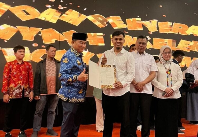 Dorong Inovasi Hijau, Kolaborasi Bank Sampah SPI Balikpapan – PLN Luncurkan Buku dan Aplikasi ReplastApp