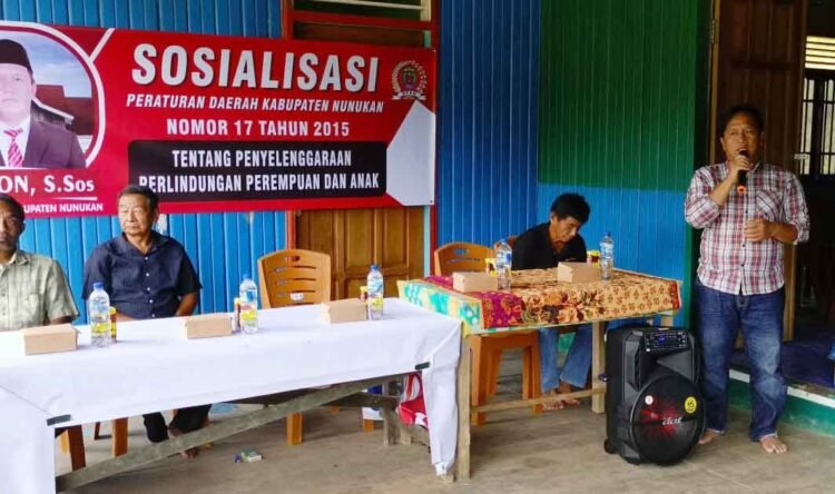 DPRD Nunukan Sosialisasikan Perda Perlindungan Perempuan dan Anak di Lumbis Ogong