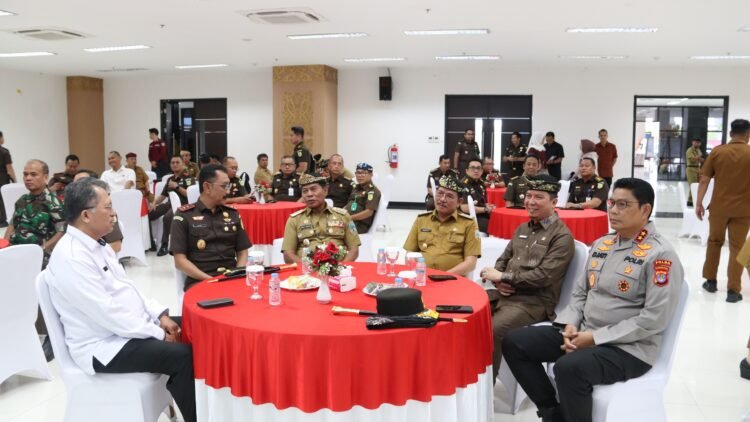 Kapolda Kaltara Hadiri Silaturahmi Bersama Pemerintah Prov. Kaltara dan Ramah Tamah Kajati Kaltara