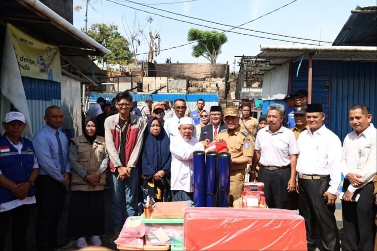 Wali Kota Tarakan Salurkan Bantuan untuk Korban Kebakaran di Sebengkok   