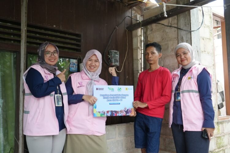 Haru dan Bahagia Puluhan Keluarga Prasejahtera di Kaltim dan Kaltara, Cahaya Terang Ubah Kehidupan