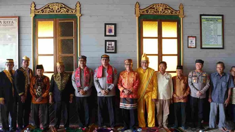 Perkuat Sinergi, Kapolda Kaltara Bersilaturahmi dengan Tokoh Adat Kesultanan Bulungan