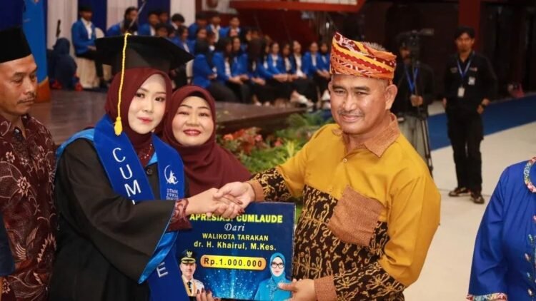 Wisudawan STMIK PPKIA Tarakanita Dilantik, Wali Kota Khairul Beri Motivasi Generasi Muda