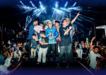 Charly Van Houten Tutup Meriah Festival Tari Pesisir