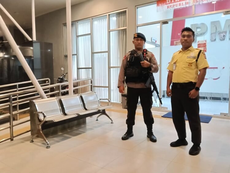 Personel Kompi 2 Batalyon C Pelopor Gencarkan Patroli Dialogis Diwilayah Kabupaten Paser